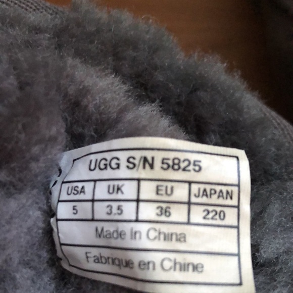 🚫SOLD🚫Classic Short UGGs - Picture 6 of 17